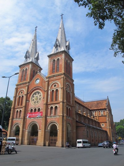 cathedrale-notredame-saigon2