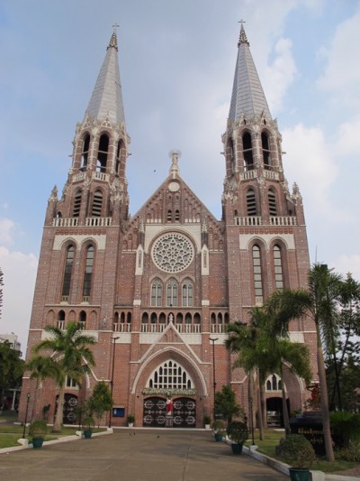 cathedrale-rangoon1